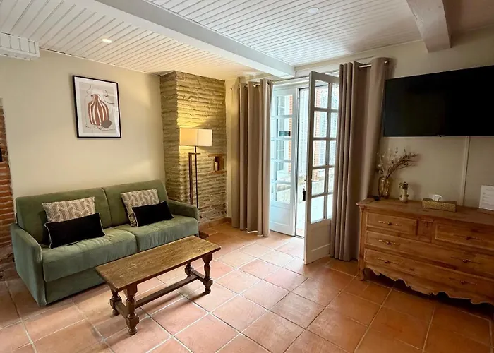 Le Domaine Des Marcoujans Отель типа 