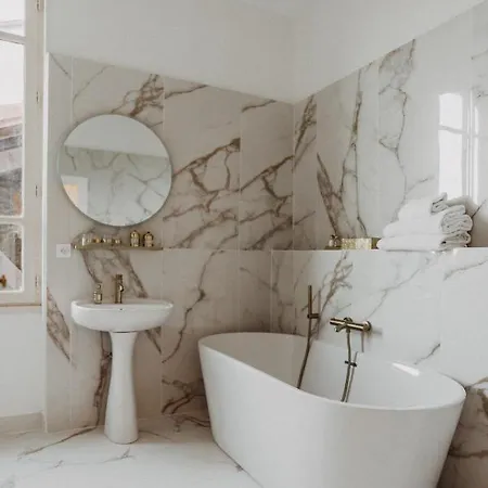 Le Domaine Des Marcoujans 住宿加早餐酒店 4*