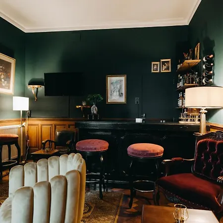 Le Domaine Des Marcoujans Bed and Breakfast 4*