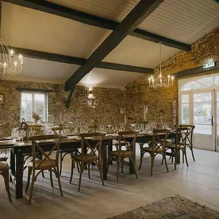 Le Domaine Des Marcoujans 住宿加早餐酒店 Saint-Elix-le-Chateau