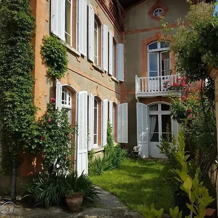 Le Domaine Des Marcoujans 4* Saint-Elix-le-Chateau