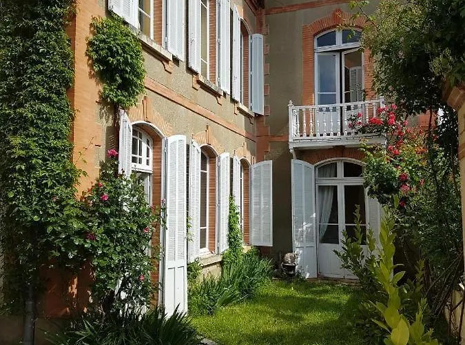 Le Domaine Des Marcoujans Panzió