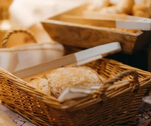 Le Domaine Des Marcoujans 4*