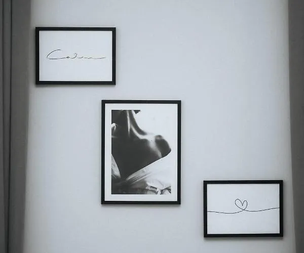 Le Domaine Des Marcoujans Bed and Breakfast 4*